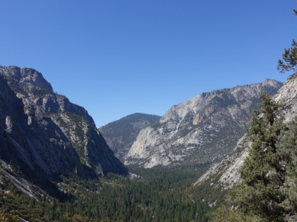 We're now all the way into the Eastern end of Kings Canyon with more great canyon views.
